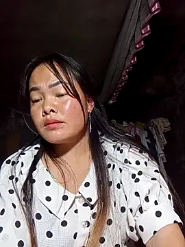 emilyzz online show from January 7, 1:46 pm