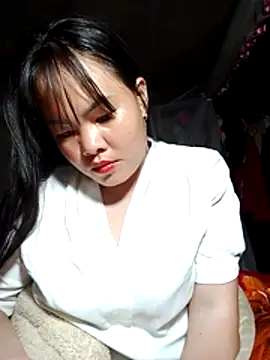 emilyzz online show from March 3, 1:39 pm