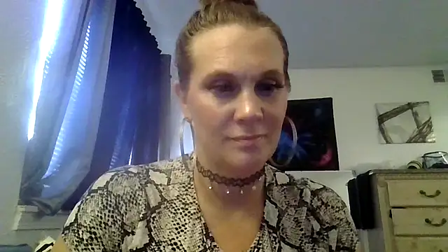 Snapshot of Ariasweetaspie chatting on October 15, 4:40 pm Ariasweetaspie online show from October 15, 4:40 pm