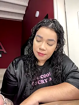 krisstenSantos online show from September 30, 11:59 am