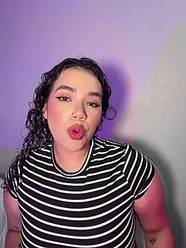 krisstenSantos online show from April 30, 6:47 pm