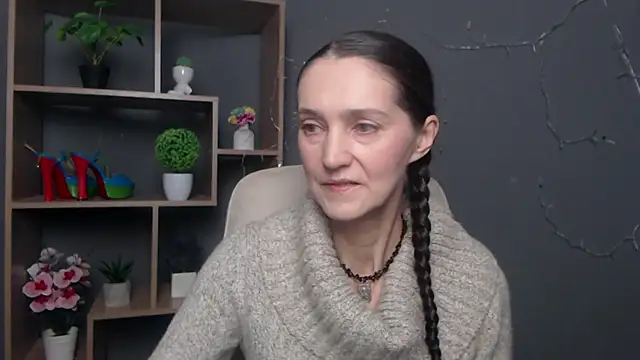 TayaFinch online show from November 9, 1:20 pm