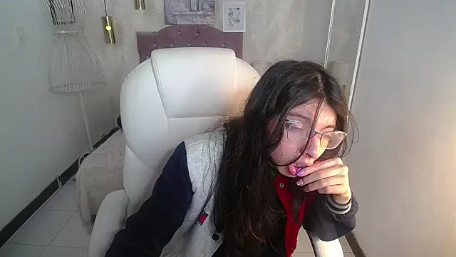 alllyson  online show from November 14, 8:51 pm