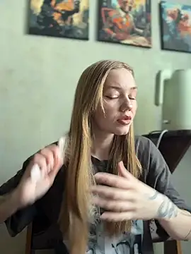 MilaMoone online show from August 5, 10:51 am