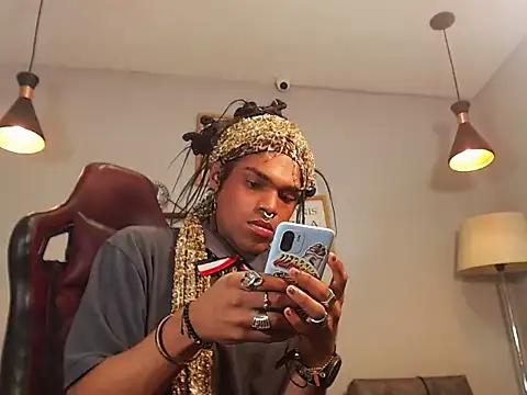 Snapshot of ile_matamba chatting on November 27, 11:51 pm ile matamba online show from November 27, 11:51 pm