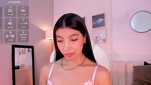 Tiffany Low online show from February 19, 2:02 pm