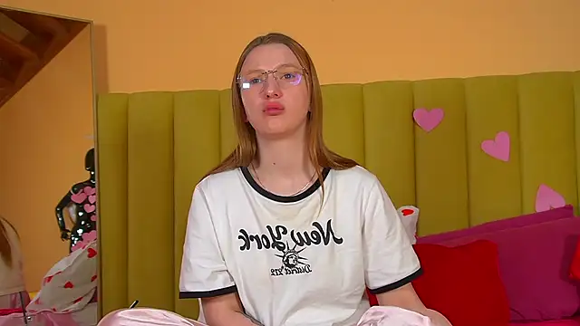 BeatriceBinoche online show from February 17, 6:32 am