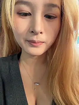 yuki june online show from November 25, 9:09 am