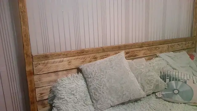 Snapshot of EthelsLover chatting on November 20, 10:04 am EthelsLover online show from November 20, 10:04 am