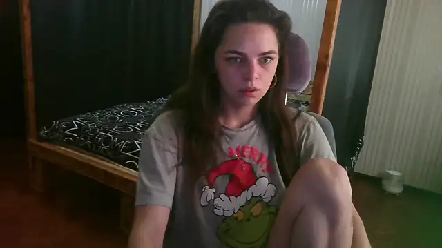 Snapshot of EthelsLover chatting on July 24, 7:39 am EthelsLover online show from July 24, 7:39 am