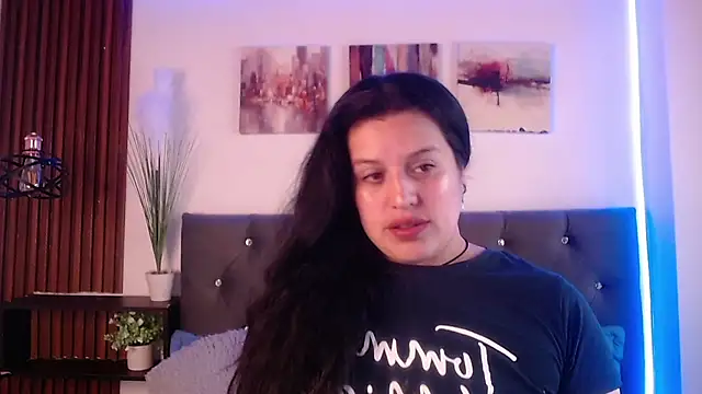 Snapshot of Andrea_secret_ chatting on November 12, 2:39 pm Andrea secret online show from November 12, 2:39 pm