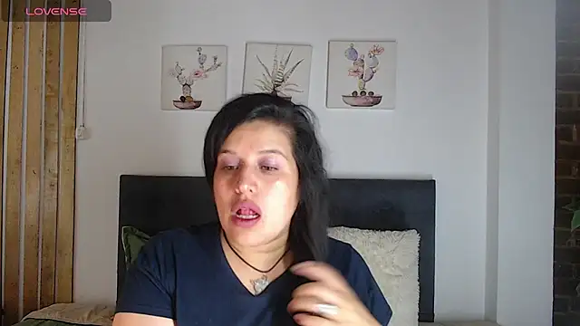 Snapshot of Andrea_secret_ chatting on November 19, 1:00 pm Andrea secret online show from November 19, 1:00 pm