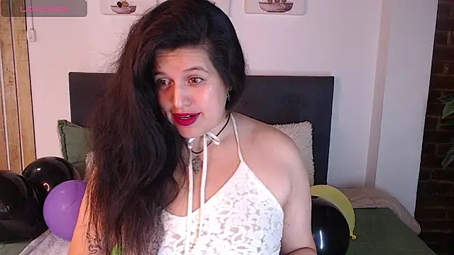 Snapshot of Andrea_secret_ chatting on November 21, 2:27 pm Andrea secret online show from November 21, 2:27 pm