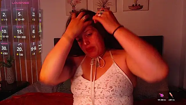 Snapshot of Andrea_secret_ chatting on November 27, 1:57 pm Andrea secret online show from November 27, 1:57 pm