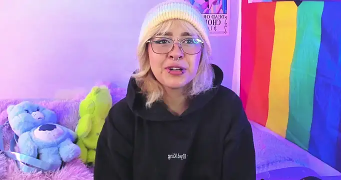 NekoWaifu online show from November 3, 1:23 pm