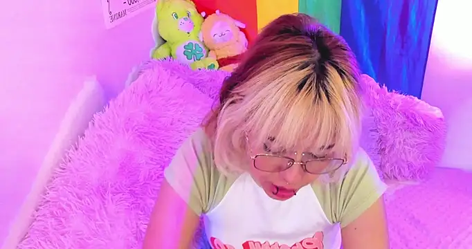 NekoWaifu online show from November 5, 1:33 pm