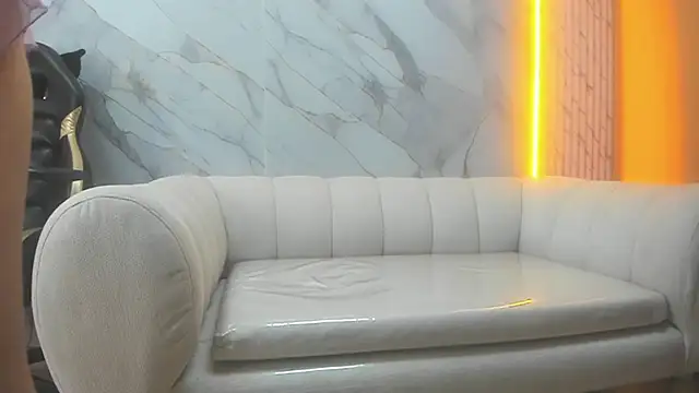Snapshot of Isabella_Blondetf chatting on September 17, 10:55 pm Isabella Blondetf online show from September 17, 10:55 pm