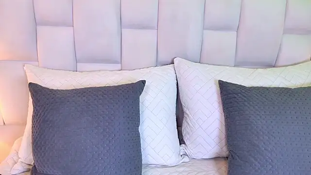 paulina cano online show from December 20, 7:43 pm