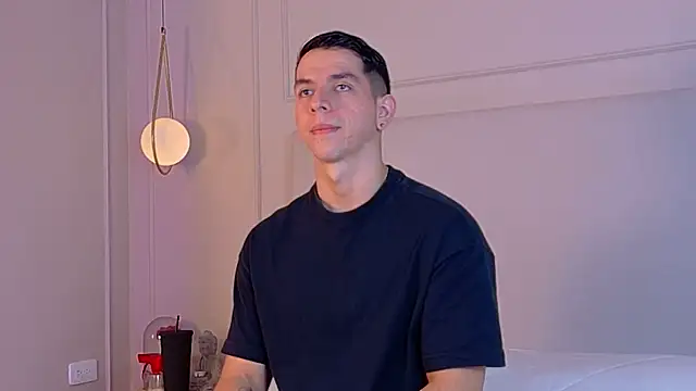 Snapshot of ZaneDawson chatting on October 16, 11:44 am ZaneDawson online show from October 16, 11:44 am