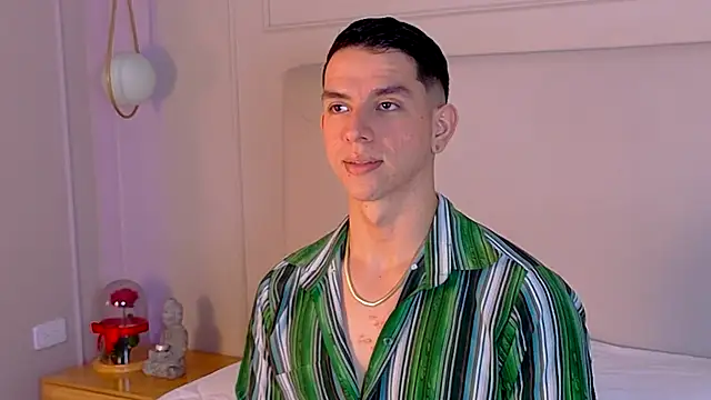 Snapshot of ZaneDawson chatting on October 31, 3:51 am ZaneDawson online show from October 31, 3:51 am