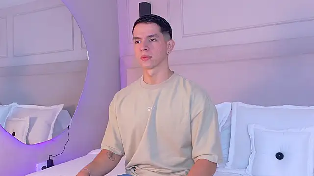 Snapshot of ZaneDawson chatting on November 22, 11:48 pm ZaneDawson online show from November 22, 11:48 pm