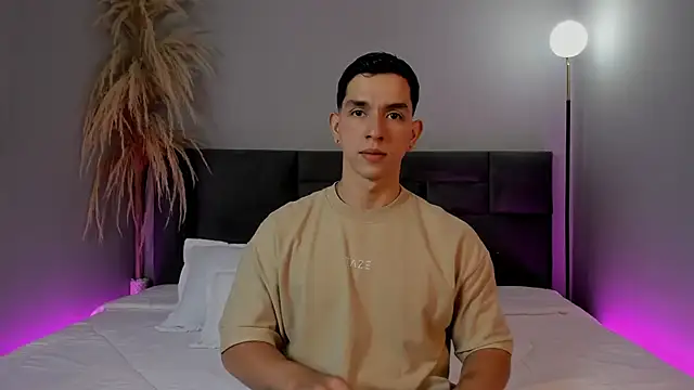 Snapshot of ZaneDawson chatting on December 5, 7:54 pm ZaneDawson online show from December 5, 7:54 pm