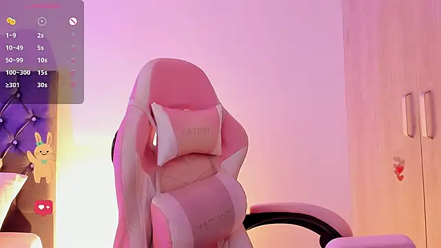 Snapshot of MssOriana88 chatting on October 30, 3:35 pm MssOriana88 online show from October 30, 3:35 pm