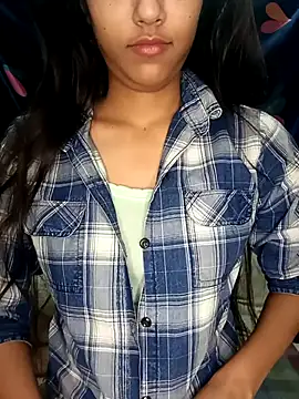 Snapshot of reetika6375 chatting on November 7, 7:03 pm reetika6375 online show from November 7, 7:03 pm