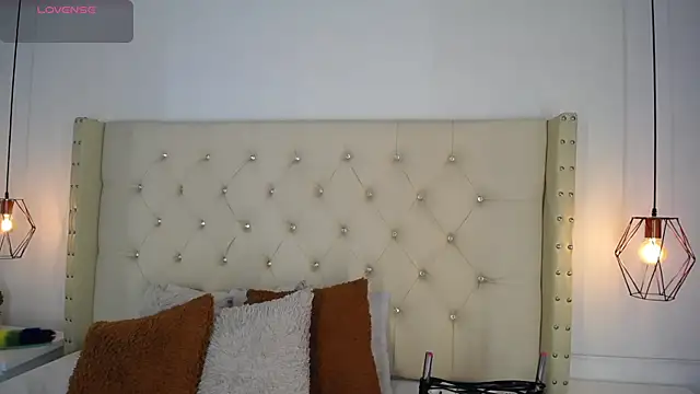 bycandy  online show from December 19, 12:45 pm