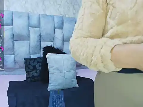 Snapshot of sofiagutierrez__ chatting on October 2, 2:07 am sofiagutierrez online show from October 2, 2:07 am