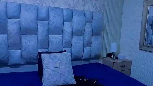 Snapshot of sofiagutierrez__ chatting on November 8, 1:06 am sofiagutierrez online show from November 8, 1:06 am