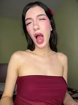 Emily-hottson online show from July 12, 11:18 pm