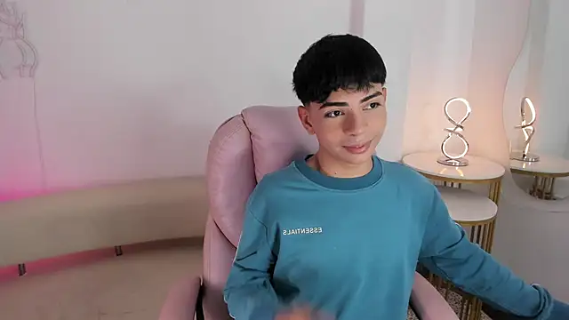 Snapshot of Peter_chase chatting on September 29, 6:02 pm Peter chase online show from September 29, 6:02 pm