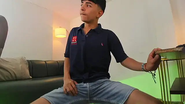 Snapshot of Peter_chase chatting on November 15, 6:15 pm Peter chase online show from November 15, 6:15 pm