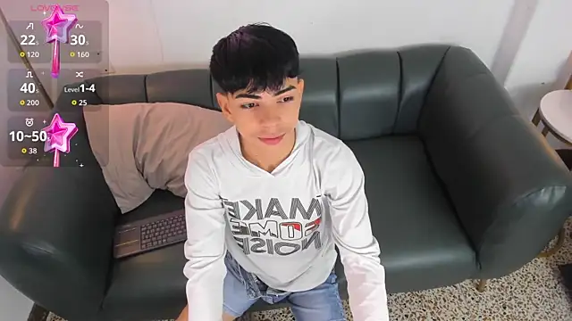 Snapshot of Peter_chase chatting on November 18, 6:23 pm Peter chase online show from November 18, 6:23 pm