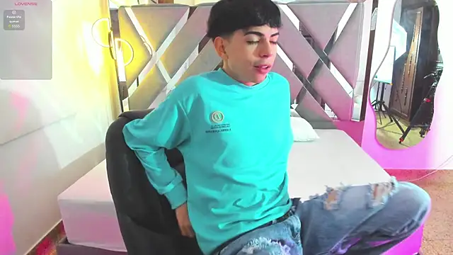 Snapshot of Peter_chase chatting on November 20, 6:18 pm Peter chase online show from November 20, 6:18 pm