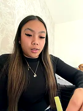 Snapshot of MissCherryyxox chatting on October 10, 1:10 pm MissCherryyxox online show from October 10, 1:10 pm