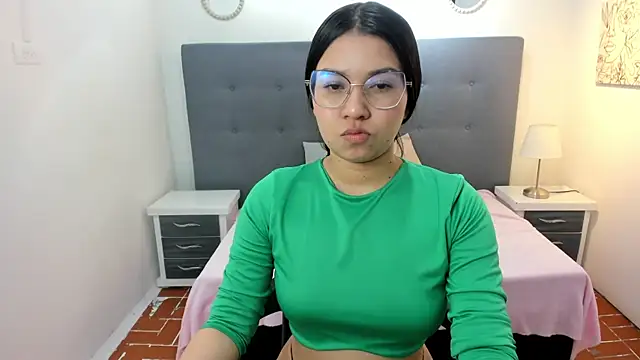 Snapshot of chaneelstark chatting on November 30, 4:27 am chaneelstark online show from November 30, 4:27 am