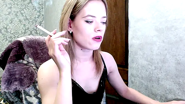 Kate  Loves online show from October 7, 5:43 pm