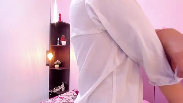 HoollyHendrix online show from October 24, 8:38 pm