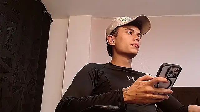 Snapshot of jaico_santos chatting on October 3, 10:40 pm jaico santos online show from October 3, 10:40 pm