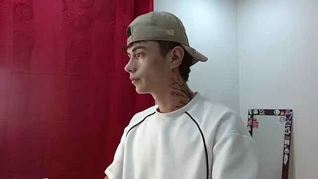 Snapshot of jaico_santos chatting on May 20, 11:33 pm jaico santos online show from May 20, 11:33 pm