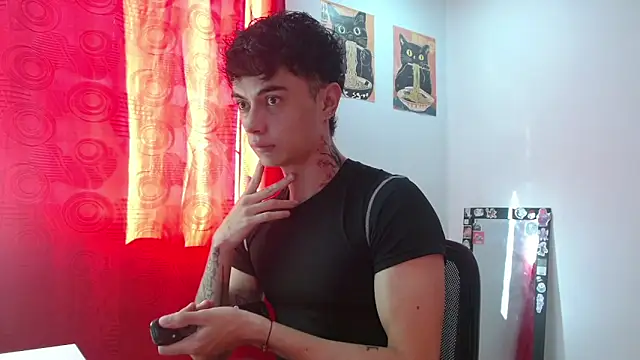 Snapshot of jaico_santos chatting on June 10, 9:35 pm jaico santos online show from June 10, 9:35 pm