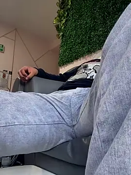 Snapshot of tomy_hot20 chatting on November 7, 9:26 pm tomy hot20 online show from November 7, 9:26 pm