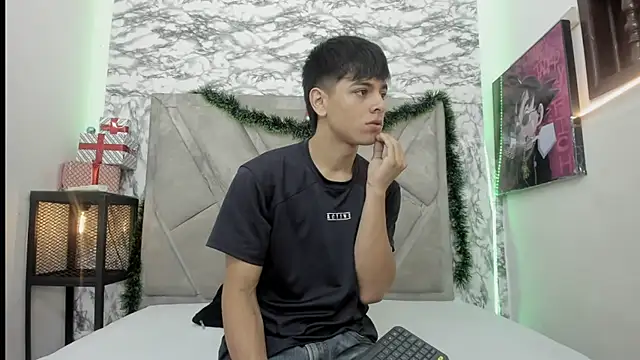 Logan Jhonson online show from December 14, 8:24 pm