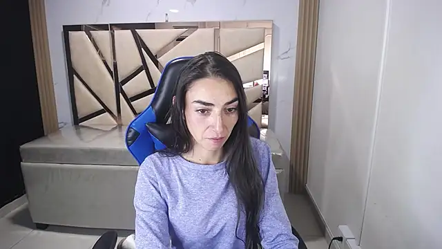 Maily a  online show from November 29, 2:58 am