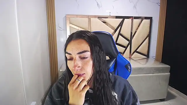 Maily a  online show from January 8, 2:58 am