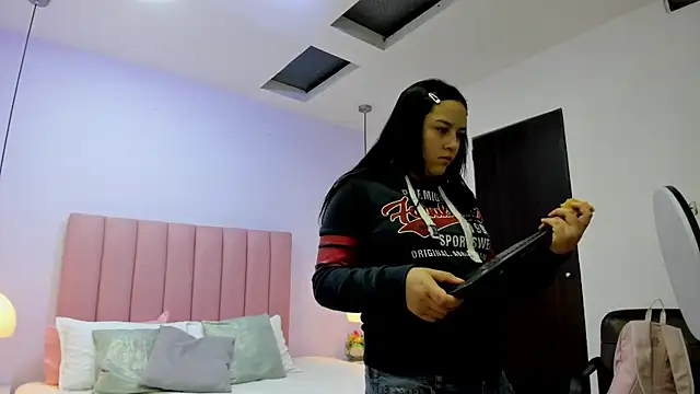 Amy Ferreira online show from November 17, 11:21 pm