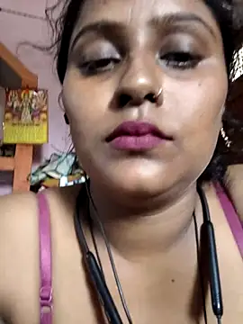 Snapshot of Jasmine_Januja chatting on May 15, 5:47 am Jasmine Januja online show from May 15, 5:47 am