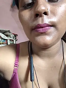 Snapshot of Jasmine_Januja chatting on May 20, 2:51 am Jasmine Januja online show from May 20, 2:51 am